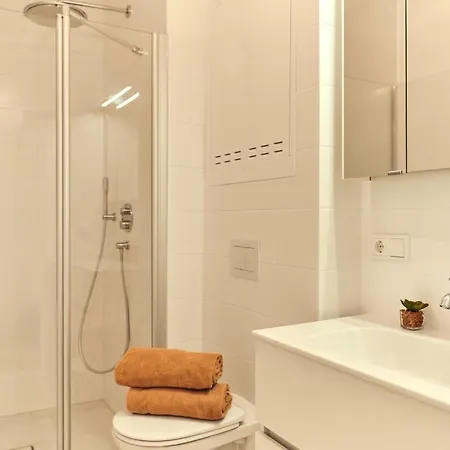 Adler D2 By Aa Homes Apartment