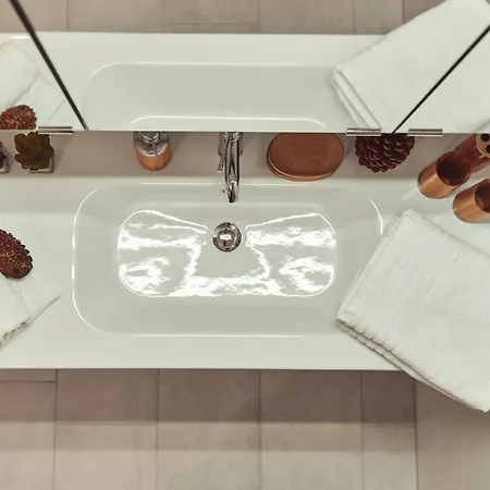 Adler D2 By Aa Homes 타우플리츠